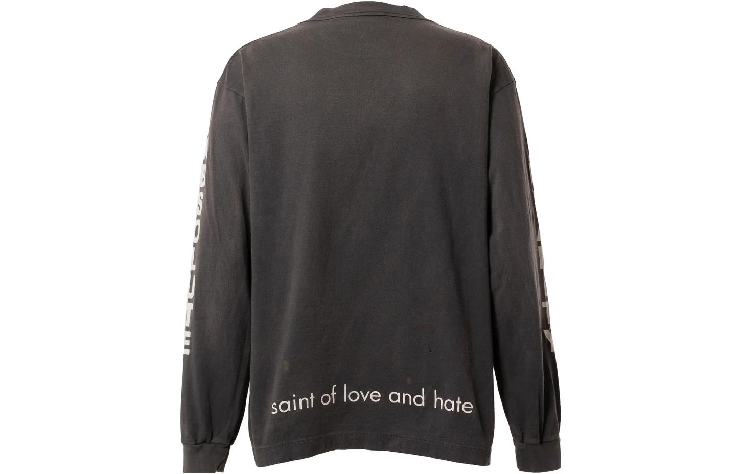 Lookbook SAINT Mxxxxxx SS23 Baju Lengan Panjang Unisex Grafik Kelabu Arang. SM-S23-0000-025