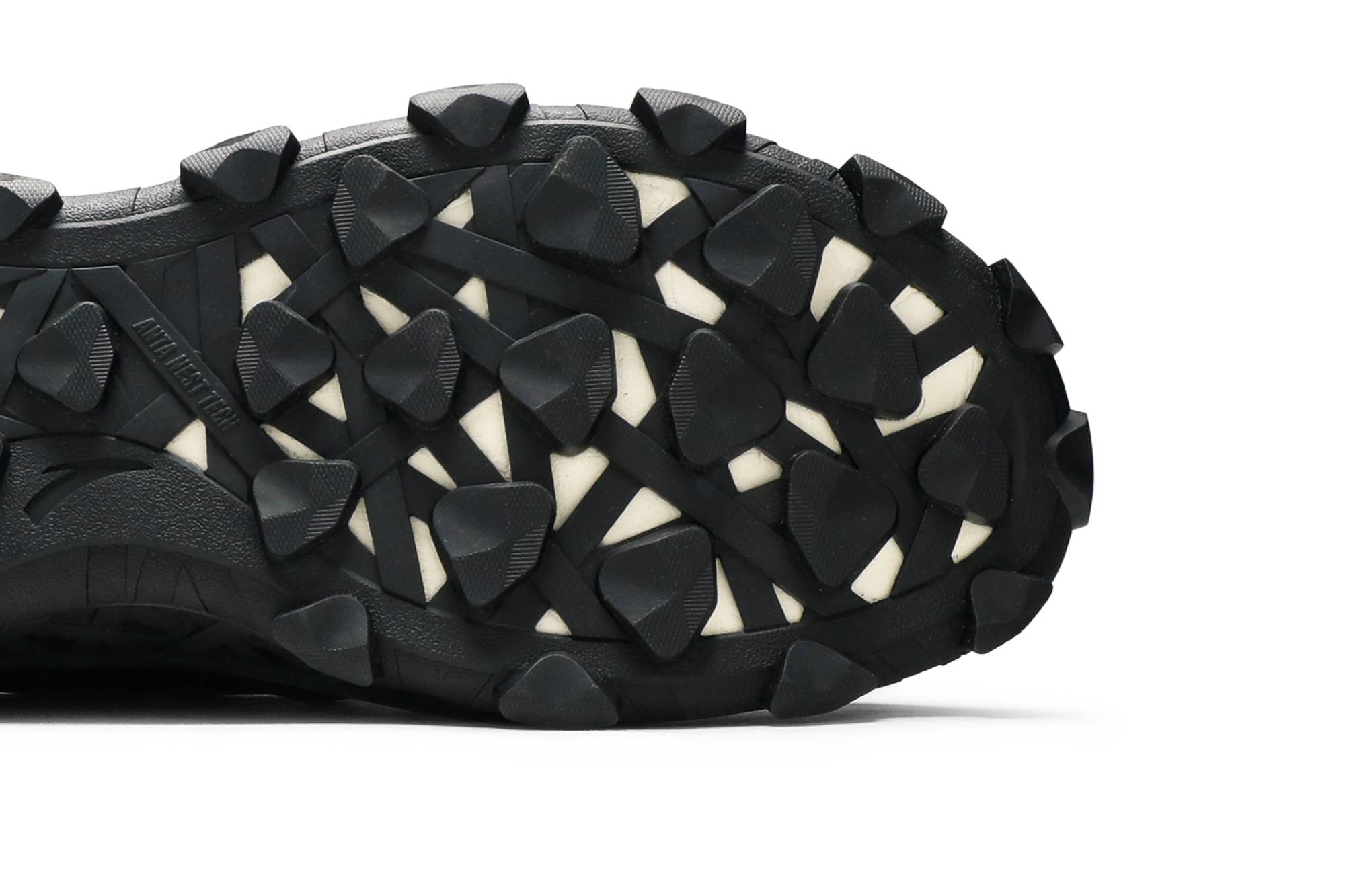 salehe bembury anta black