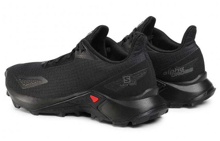 Lookbook Salomon Alphacross '低帮黑色'跑鞋 412326