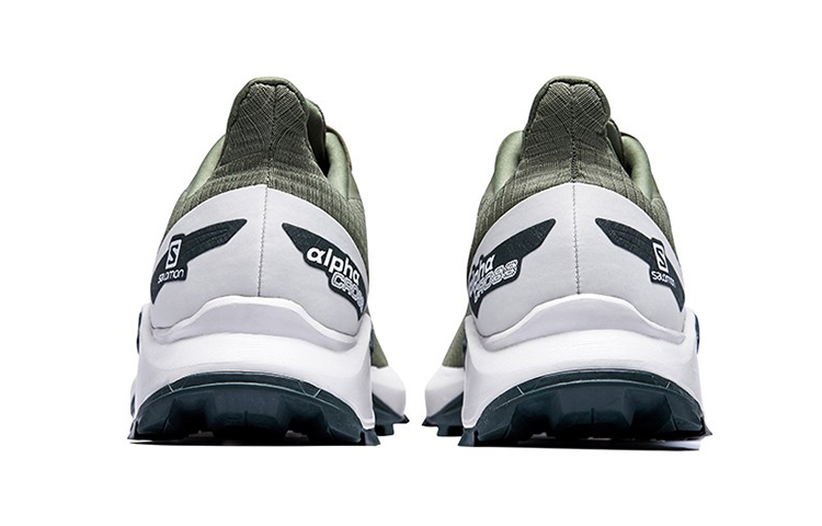 Shop Salomon Alphacross Blast '苔绿色'跑鞋 412850