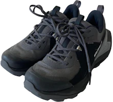 Shop SALOMON Elixir 運動舒適耐磨防滑低幫戶外功能鞋 男款 黑色