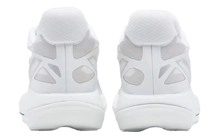 Shop Salomon Phantasm 2 '白色' 运动鞋 472072