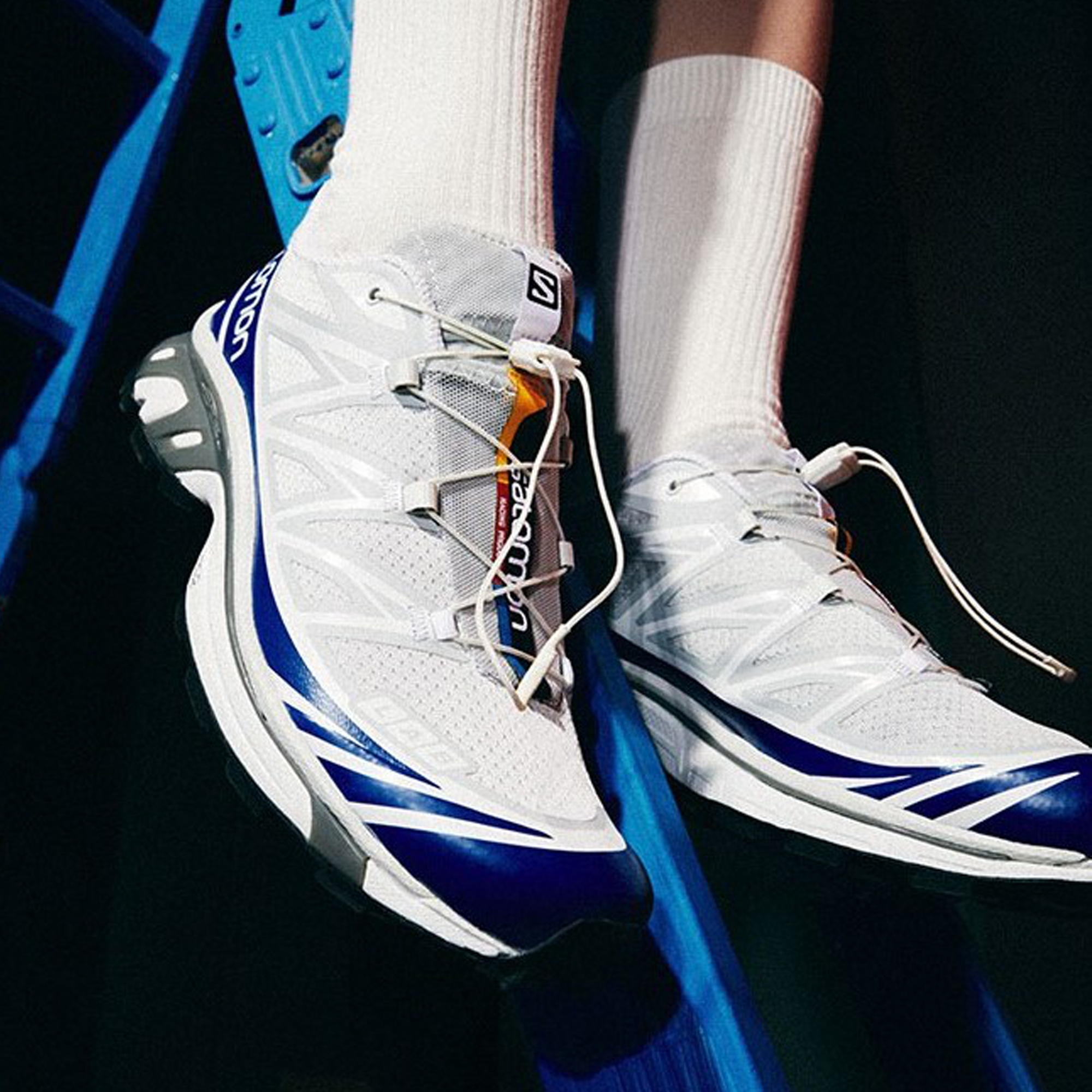 Shop SALOMON 萨洛蒙 XT-6 adv 冰川 潮流 低帮 跑步鞋 男女同款 白藍