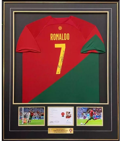 sanwei-cr-7-signed-portugal-world-cup-soccer-jersey-ronaldo-collectible-75x95cm-7462631