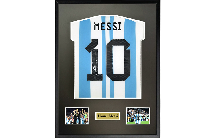 Sanwei Lionel Messi Signed 2022 World Cup Argentina Jersey Framed with SA Certificate SW24Q1372