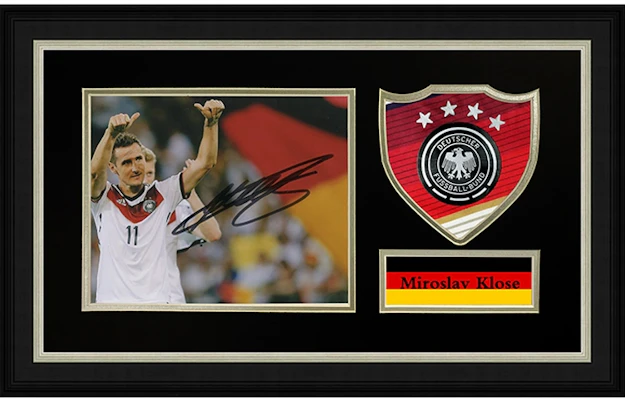 Sanwei Miroslav Klose Signed 2014 Germany Jersey with Photo & SA Certificate Framed. SW24Q2105 Buy Sanwei Miroslav Klose Signed 2014 Germany Jersey with Photo & SA Certificate Framed. SW24Q2105