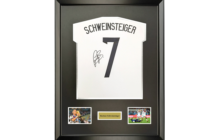 Sanwei Schweinsteiger Signed Germany 2014 World Cup Jersey with Frame & SA COA. SW24Q2613