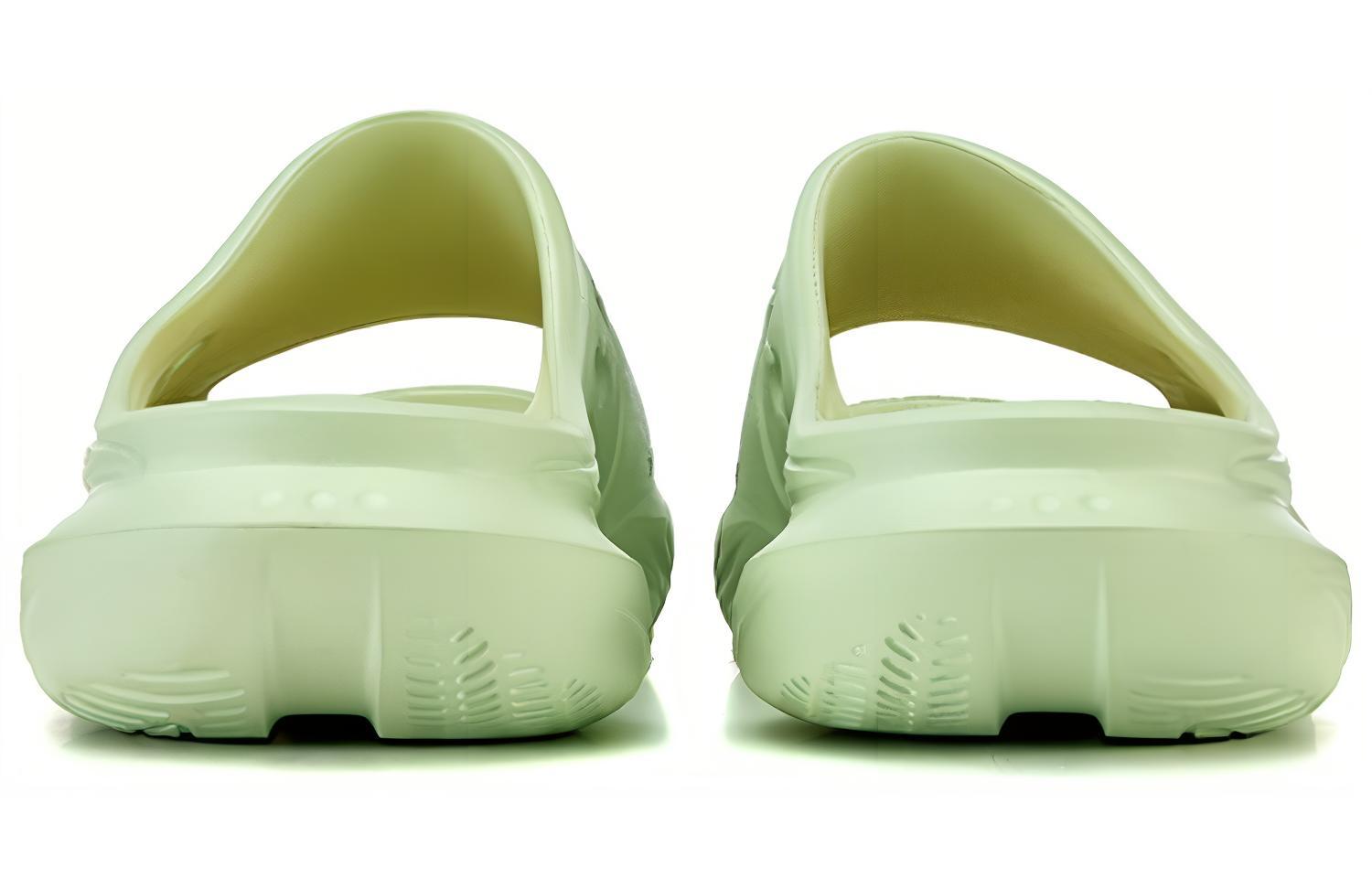 Shop Saucony Cradle 運動拖鞋 男女同款 綠色