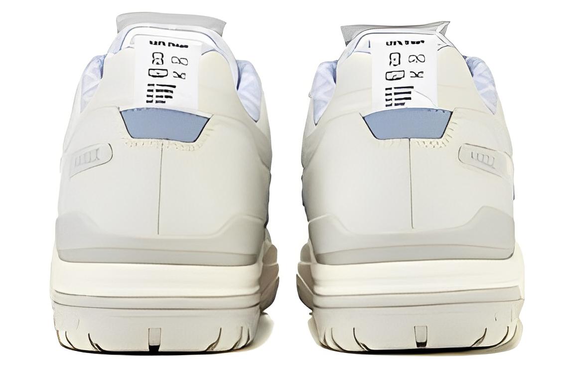 Shop Saucony Cross 90 'Kelabu Low-Top' S79035-11