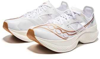Shop Saucony Endorphin Elite 咖啡翼 冲金時刻 馬拉松精英競速碳板跑鞋 透氣防滑 低幫 跑步鞋 男款 白金色