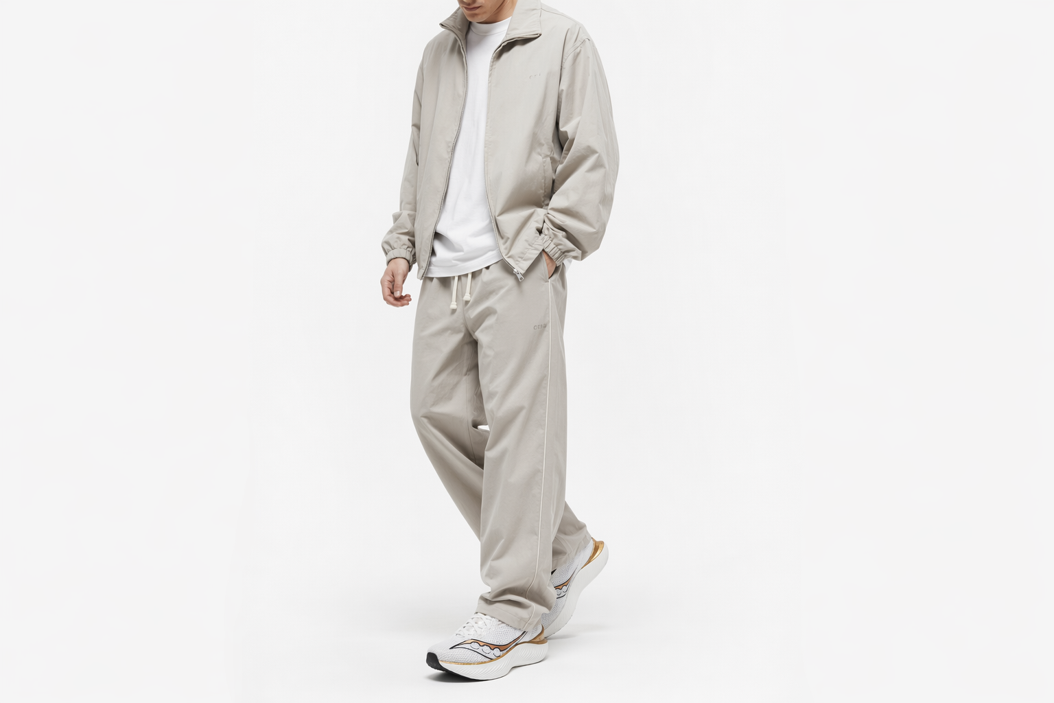 Order Saucony Endorphin Pro 3 鳳 冲金时刻 竞速训练碳板 低帮 跑步鞋 男款 白金色