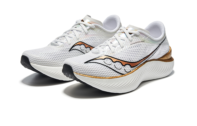 Shop Saucony Endorphin Pro 3 鳳 冲金时刻 竞速训练碳板 低帮 跑步鞋 男款 白金色