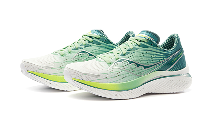 Shop Saucony Endorphin Speed 啡速 3 減震防滑 低幫 跑步鞋 男女同款 白綠色