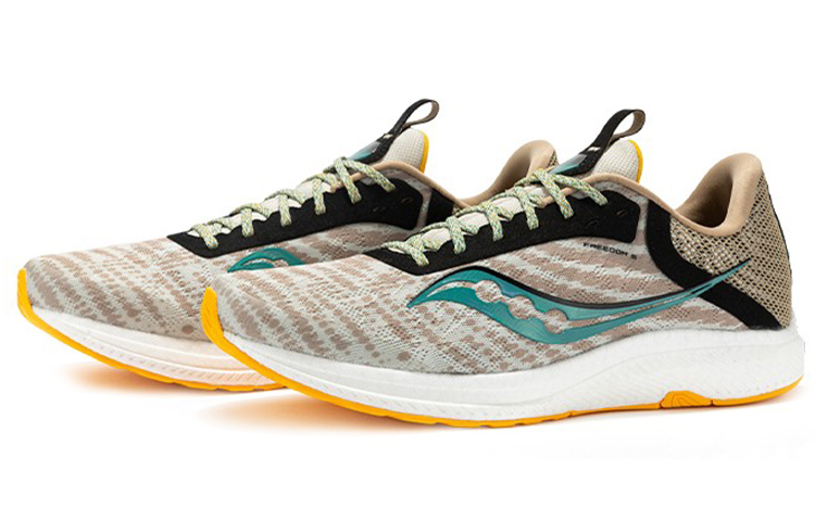 Lookbook Saucony Freedom 自由5 緩震運動 低筒 跑步鞋 男款 淺卡其