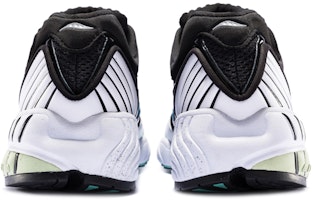Shop Saucony Grid Web 復古跑步鞋 黑藍