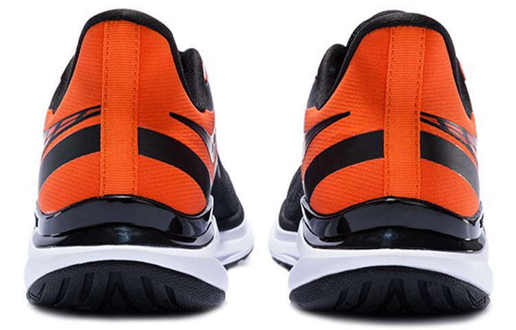 Shop Saucony Jaeger Junior ''Zwart Oranje'' S28153-3