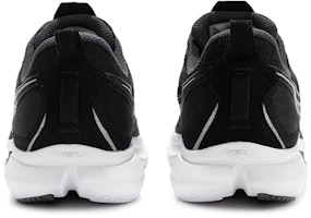 Saucony Kinvara 13 Lebar 'Hitam Perak' S20724-05 Shop Saucony Kinvara 13 Lebar 'Hitam Perak' S20724-05