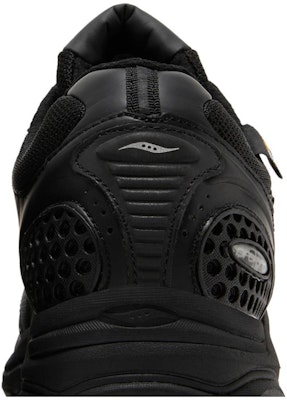 Saucony ProGrid Triumph 4 'Gorpcore - Hitam' S70758-1 Sizing Saucony ProGrid Triumph 4 'Gorpcore - Hitam' S70758-1