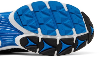 索康尼 ProGrid Triumph 4 '白银配色' S70704-3 Purchase 索康尼 ProGrid Triumph 4 '白银配色' S70704-3