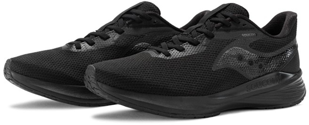 Saucony Striker 2 'Black Assault' Sepatu Hitam S28174-4 Lookbook Saucony Striker 2 'Black Assault' Sepatu Hitam S28174-4