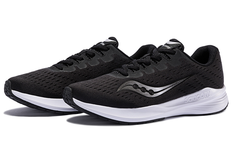 Lookbook Saucony Striker ''Noir Respirant Amorti Léger Running'' S28154-3