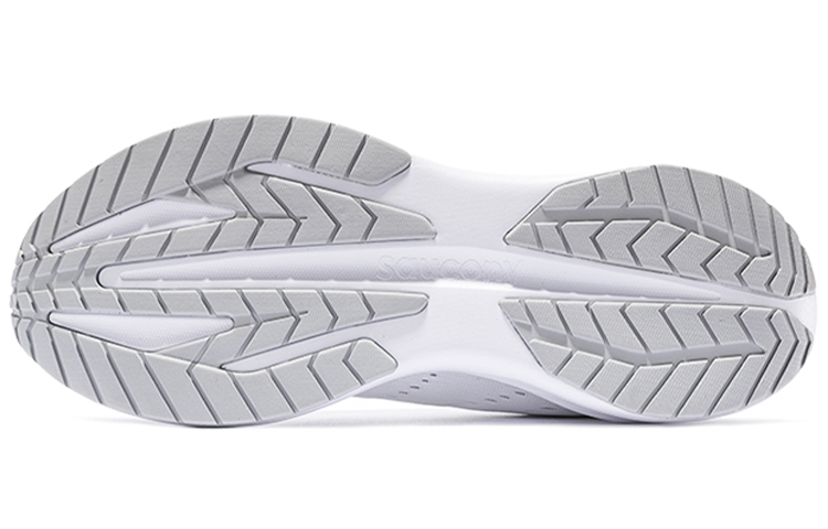 Purchase Saucony Striker ''Blanc'' S28154-1