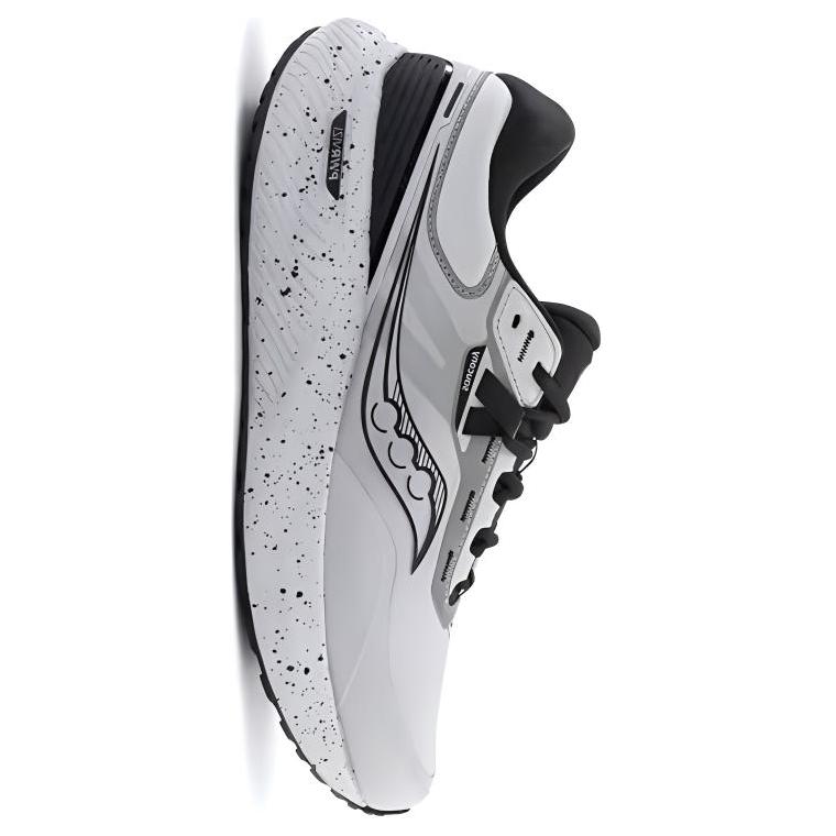 Lookbook Saucony Surge 'Gris Negro' S28182-2