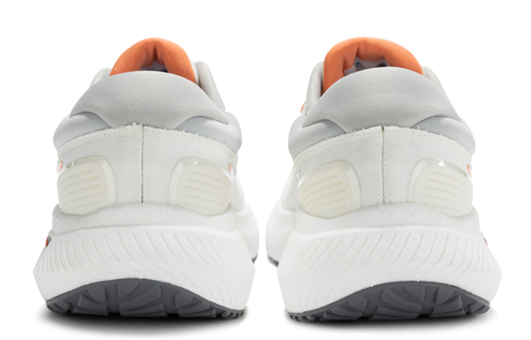 Shop Saucony Surge 'Blanco Cítrico' S28179-2