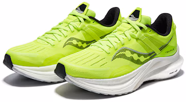 Shop Saucony Tempus 坦途 穩定支撐輕量跑鞋 低幫 跑步鞋 男款 黃黑色