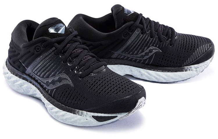 Lookbook Saucony Triumph 17 ''Noir Gris'' S20546-35