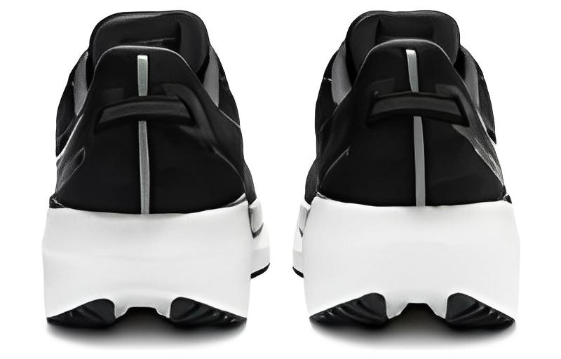 Lookbook Saucony Triumph 20 Wide 'Hitam Putih' S20760-10