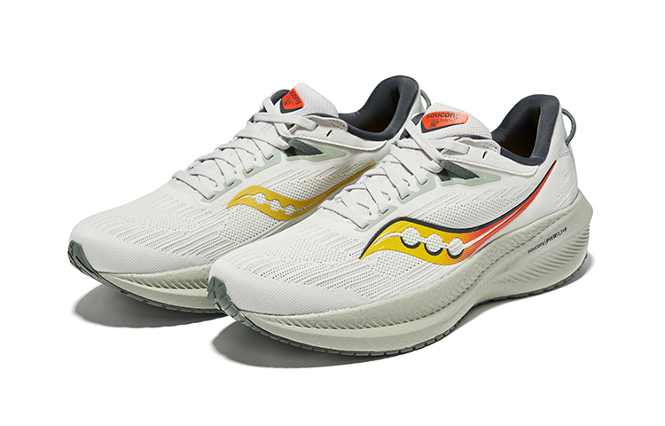 Shop Saucony Triumph 21 'Fog Bough' Larian Lelaki Kelabu Hijau S20881-111