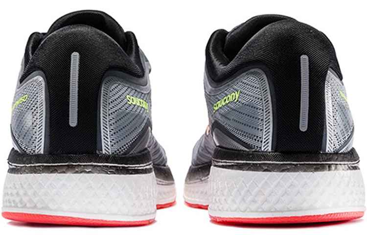 Lookbook Saucony Triumph Iso 5 'Putih Hitam Jingga' S20462-3