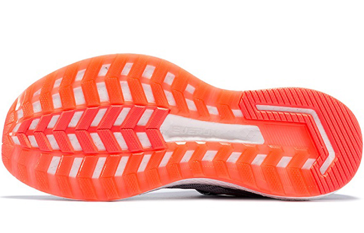 Shop Saucony Triumph Iso 5 'Putih Hitam Jingga' S20462-3