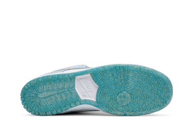 Sean Cliver x Nike SB Dunk Low 'Holiday Special' DC9936-100