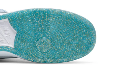 Sean Cliver x Nike SB Dunk Low 'Holiday Special' DC9936-100