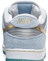 Sean Cliver x Nike SB Dunk Low 'Edisi Khas Perayaan' DC9936-100 Sizing Sean Cliver x Nike SB Dunk Low 'Edisi Khas Perayaan' DC9936-100