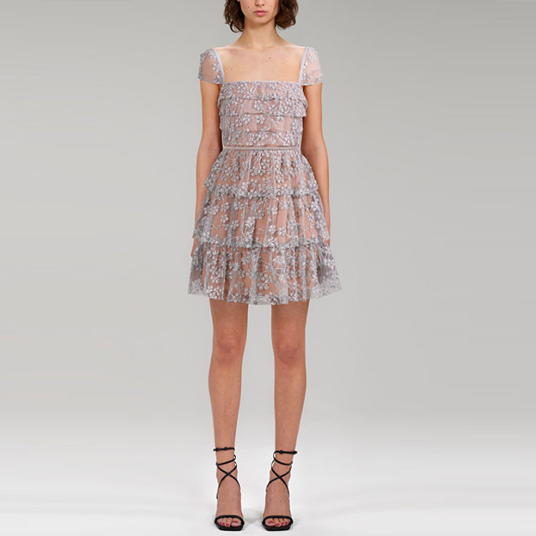 Self-Portrait FW22 Floral Embroidered Mesh Square Neck Short Sleeve Dress Gunmetal. SWF333Y04400 圖 3