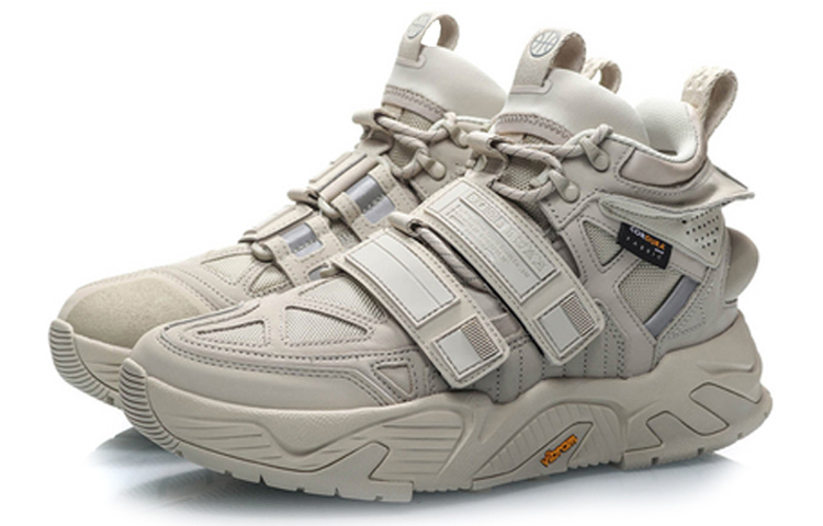 Lookbook Li-Ning Silvery Hi x New York Fashion Week Sepatu Fashion Pria AGBP083-9