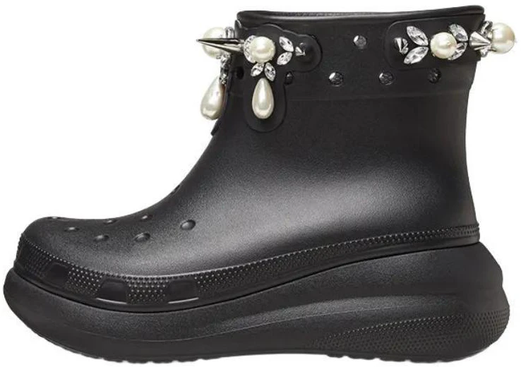 simone-rocha-x-crocs-classic-crush-boot-black-210143-001