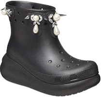 Simone Rocha x Crocs Classic Crush Boot ''Hitam'' 210143-001 Lookbook Simone Rocha x Crocs Classic Crush Boot ''Hitam'' 210143-001