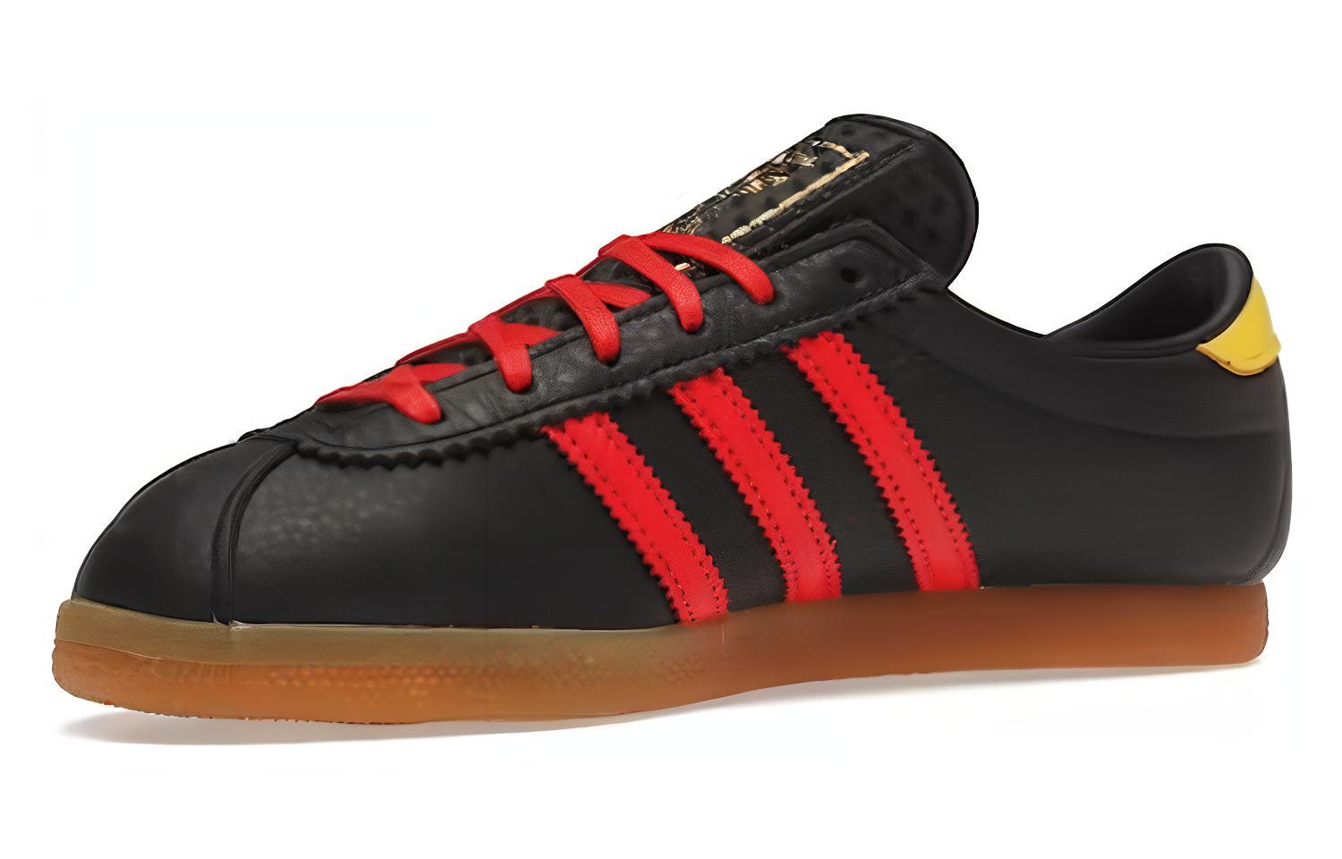 Lookbook size? x adidas 史圖加 '週年城市系列' FX7774