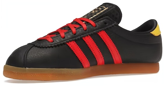 size? × adidas シュトゥットガルト 記念モデル FX7774 Lookbook size? × adidas シュトゥットガルト 記念モデル FX7774