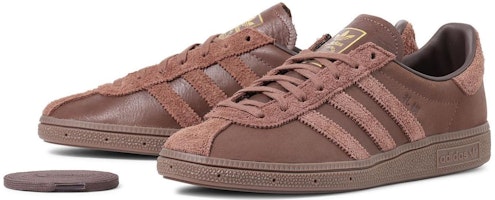 size? x Billy’s x adidas Sapporo 'City Series - Coklat Preloved' JS1822 Lookbook size? x Billy’s x adidas Sapporo 'City Series - Coklat Preloved' JS1822