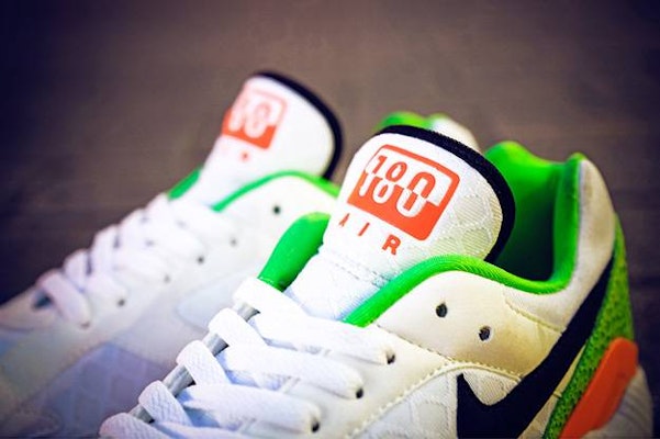 Size? x Nike Air Max 180 'Urban Safari' Sepatu Sneakers 615287-108 Order Size? x Nike Air Max 180 'Urban Safari' Sepatu Sneakers 615287-108