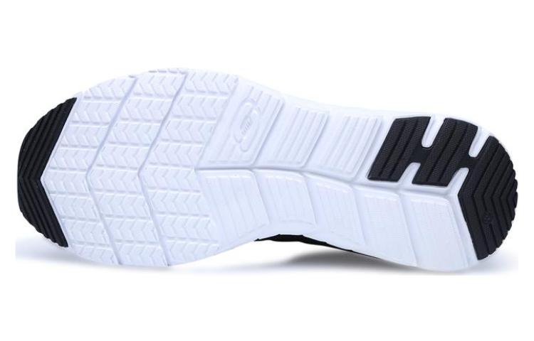 Shop 斯凯奇黑白低帮运动休闲鞋 999743-BKW