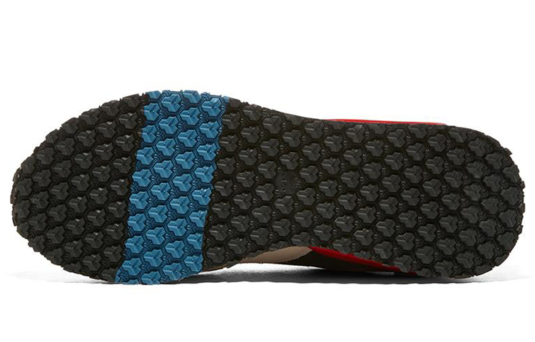 Shop Skechers Upper Cut 經典慢跑鞋 低筒 黑彩色