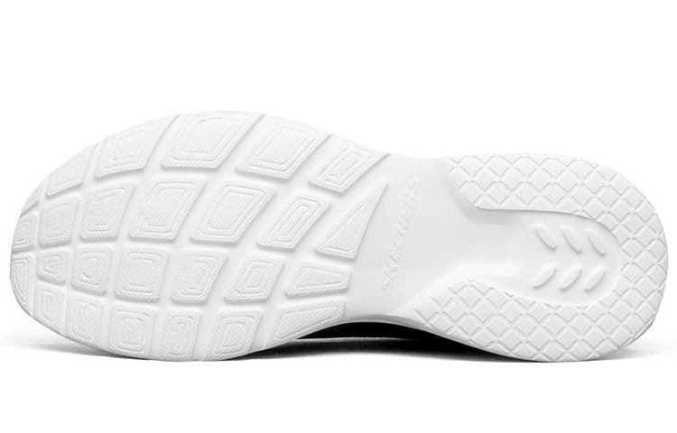 Shop Skechers Dynamight 2.0 防滑透氣 低筒 跑步鞋 男款 黑白