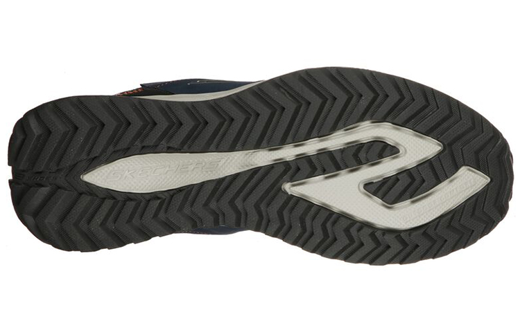 Shop Skechers Equalizer 4.0 Trail 越野跑步鞋 海軍藍