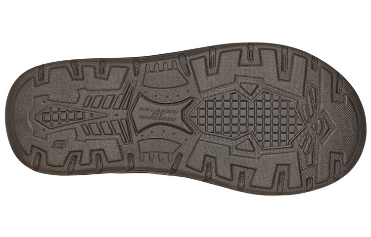 Shop Skechers Expected X 慵懶休閒運動鞋 棕色